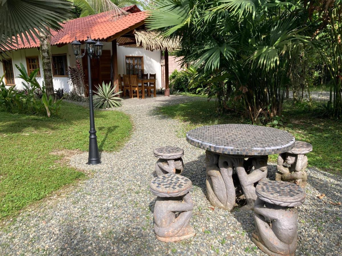 Pura Vida Vegana Cahuita Exterior foto