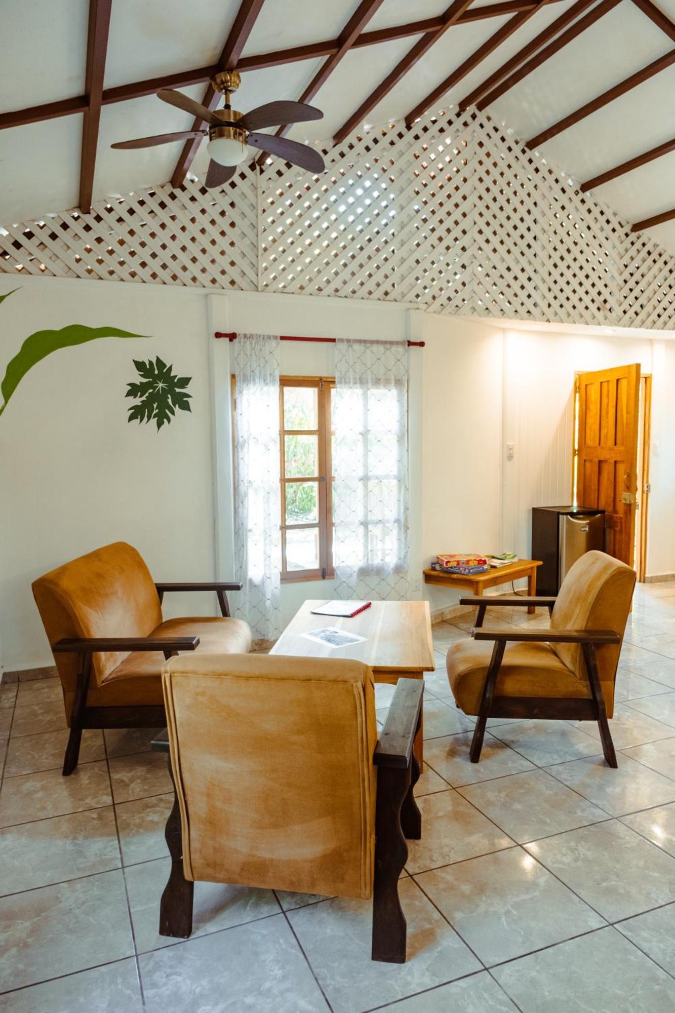 Pura Vida Vegana Cahuita Exterior foto